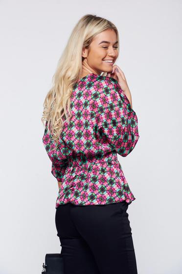 poze cu Bluza dama PrettyGirl roz eleganta din material satinat cu print