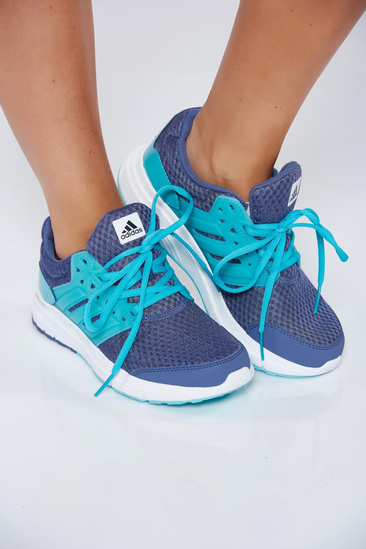 Pantofi sport Adidas albastri casual cu dungi verticale cu talpa usoara