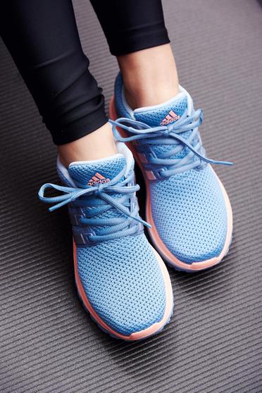 Pantofi sport Adidas albastri casual cu siret cu talpa usoara