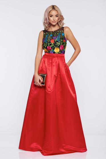 Rochie Fofy rosie lunga de ocazie din satin cu insertii de broderie