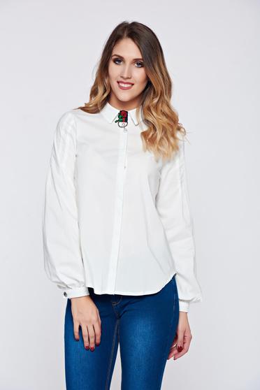 Camasa dama Fofy alba office cu guler ascutit accesorizata cu brosa