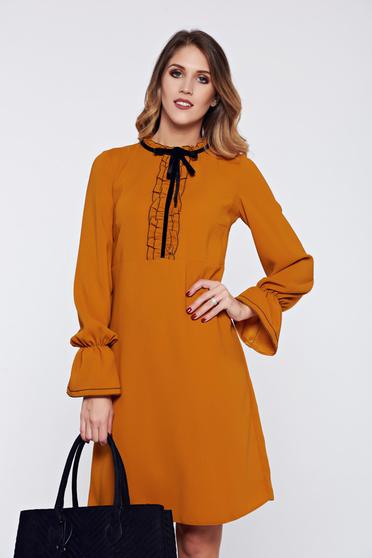 Rochie LaDonna galbena office eleganta cu volanase la maneca