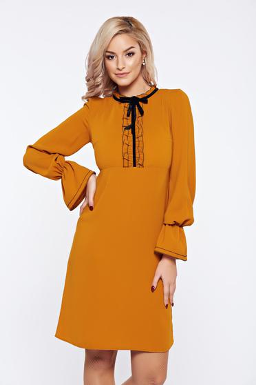 Rochie LaDonna galbena office eleganta cu volanase la maneca