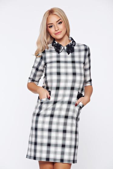 Rochie LaDonna alba eleganta de zi in carouri cu insertii de broderie