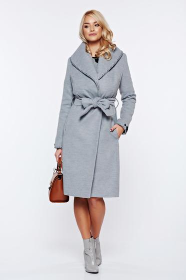 Palton LaDonna gri elegant din lana in clos brodat accesorizat cu cordon