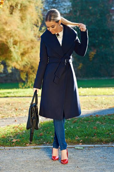 Palton LaDonna albastru-inchis elegant din lana in clos brodat accesorizat cu cordon