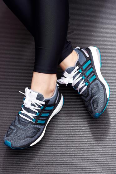 Pantofi sport Adidas Originals gri cu talpa usoara cu siret