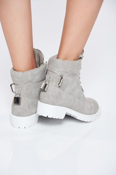 poze cu Ghete gri casual din piele ecologica cu talpa usoara cu siret