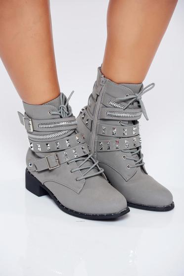 poze cu Ghete gri casual cu tinte metalice din piele ecologica