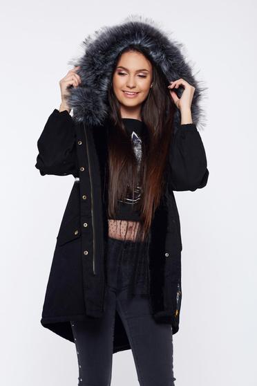 Geaca neagra casual cu imprimeuri cu scris cu tinte metalice