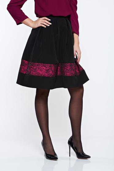 Fusta StarShinerS timeless romance neagra eleganta in clos cu flori in relief
