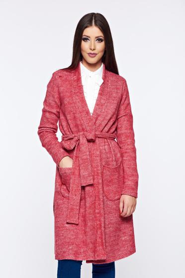 Cardigan PrettyGirl rosu tricotat din material pufos accesorizat cu cordon