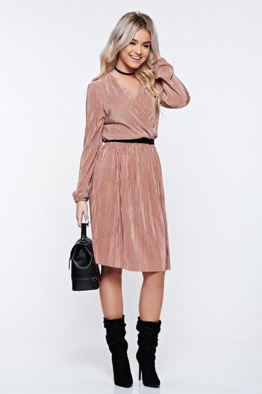 Rochie StarShinerS rosa eleganta plisata accesorizata cu cordon