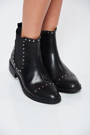 poze cu Botine Top Secret negre din piele ecologica cu aplicatii cu tinte