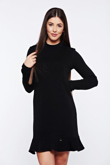 Rochie PrettyGirl neagra de zi cu volanase la baza rochiei