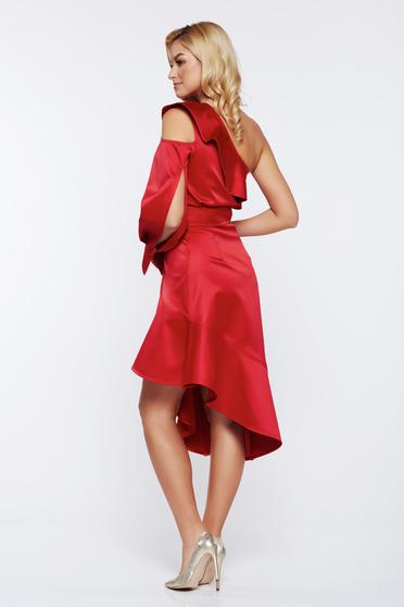 poze cu Rochie Ana Radu rosie de ocazie din satin asimetrica pe umar