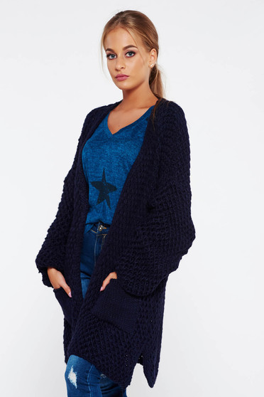 Cardigan albastru tricotat cu buzunare in fata