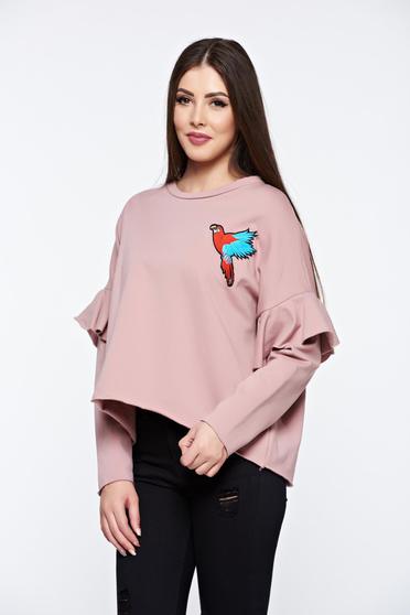 Pulover rosa casual brodat cu croi larg cu volanase la maneca