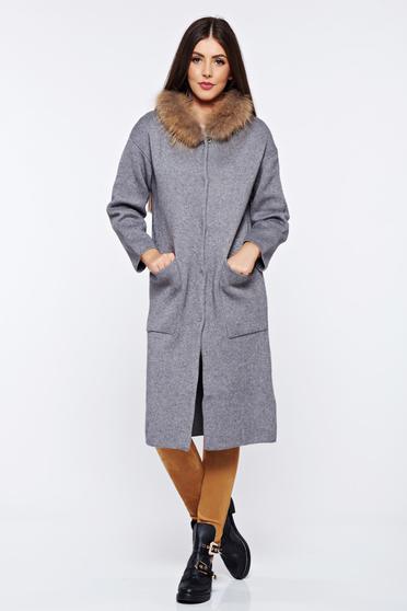 Cardigan gri tricotat din material gros cu insertii cu blana ecologica cu buzunare