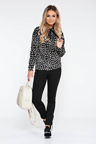 Hanorac PrettyGirl negru casual din catifea accesorizat cu fermoare si gluga nedetasabila