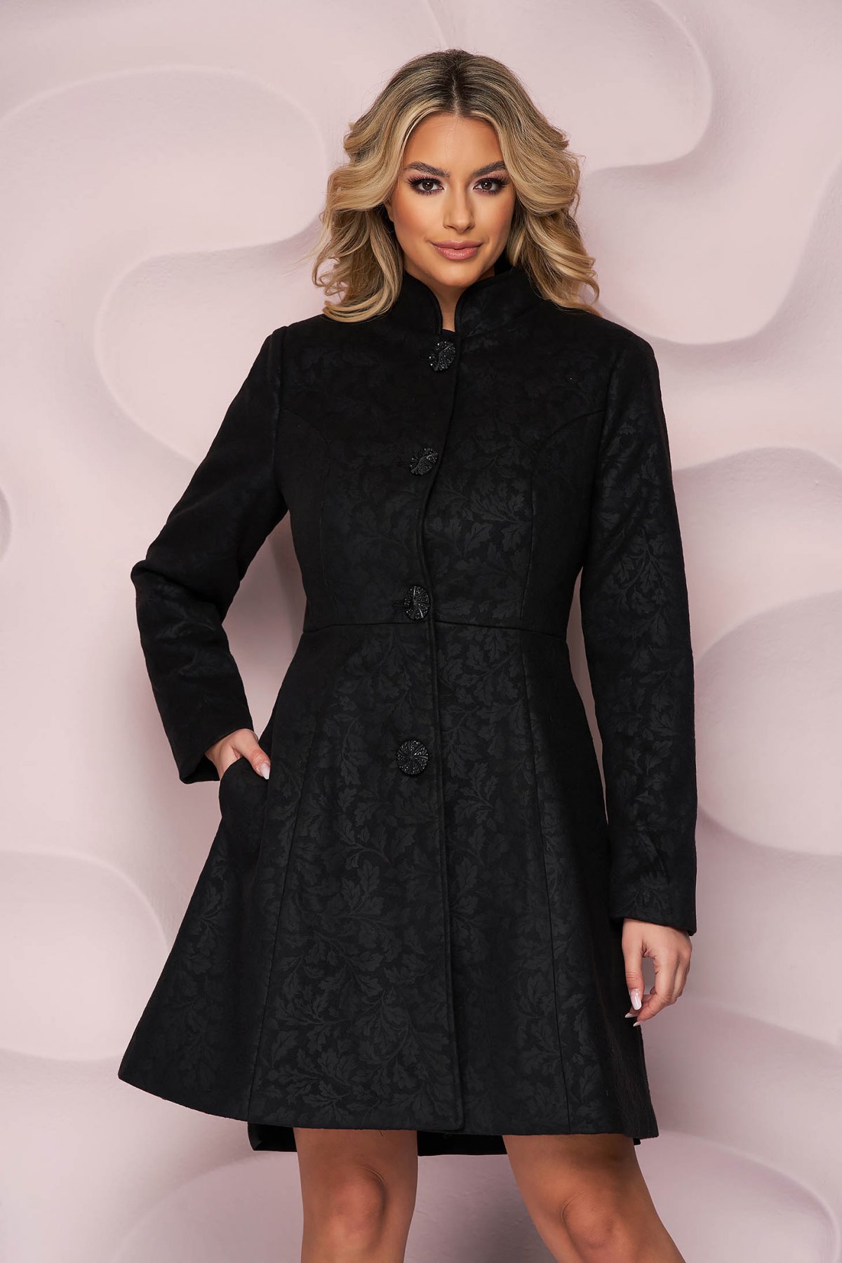 Palton Artista negru elegant scurt din jaquard in clos cu umerii buretati image0