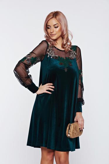 Rochie LaDonna verde de ocazie din catifea brodata cu croi larg