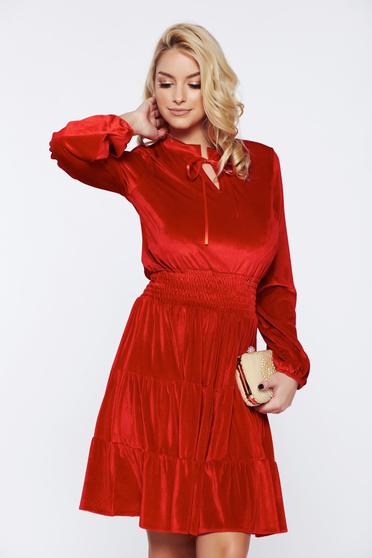 Rochie PrettyGirl rosie de ocazie in clos din catifea
