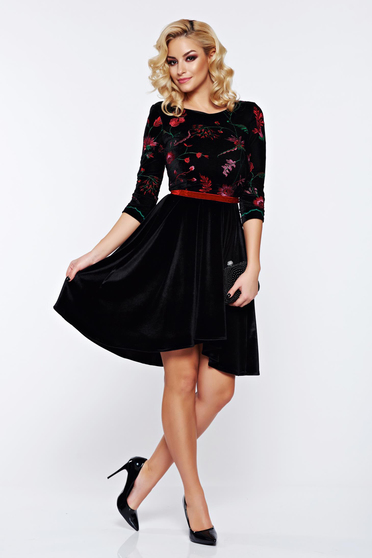 Rochie neagra StarShinerS de ocazie brodata asimetrica din catifea