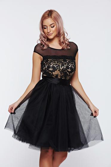 Rochie Fofy neagra de ocazie in clos captusita pe interior
