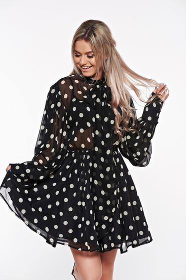 Rochie Ana Radu neagra in clos din voal cu elastic in talie cu maneci bufante