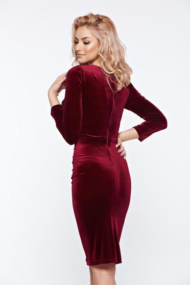 poze cu Rochie Artista visinie de ocazie brodata cu decolteu in v