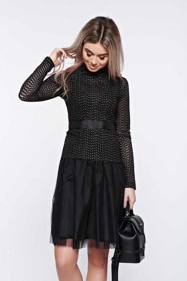 Rochie LaDonna neagra pe gat accesorizata cu cordon
