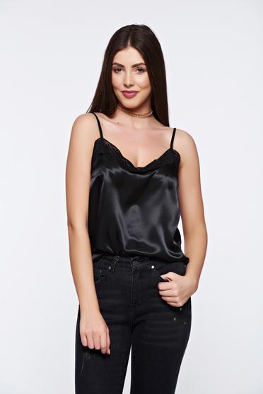 poze cu Top StarShinerS negru scurt din material satinat cu aplicatii de dantela