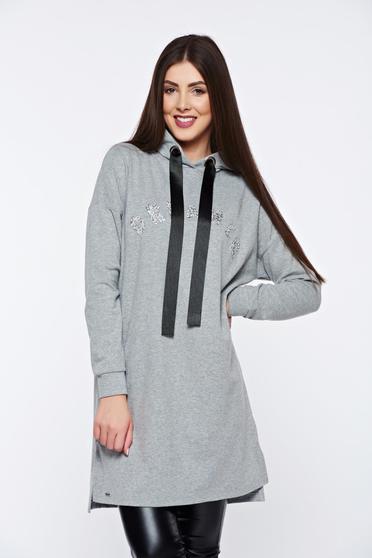 Pulover Top Secret gri casual cu croi larg cu aplicatii cu pietre strass