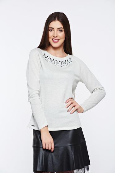 Bluza dama Top Secret alba casual cu croi larg cu aplicatii cu pietre strass