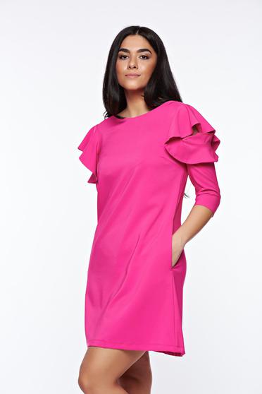 Rochie LaDonna roz cu croi larg cu volanase la maneca