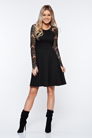 Rochie StarShinerS neagra eleganta in clos cu maneci din dantela