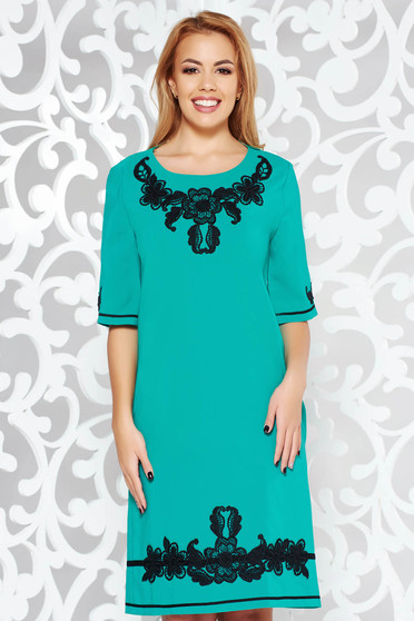 Rochie LaDonna turcoaz eleganta cu croi larg din material usor elastic cu insertii de broderie si cu buzunare