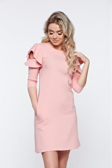 Rochie LaDonna rosa cu croi larg cu volanase la maneca