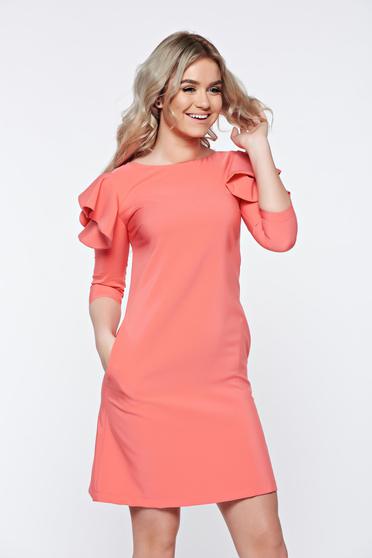 Rochie LaDonna corai cu croi larg cu volanase la maneca