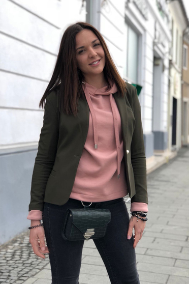 Sacou LaDonna khaki basic cambrat din material fin la atingere captusit pe interior