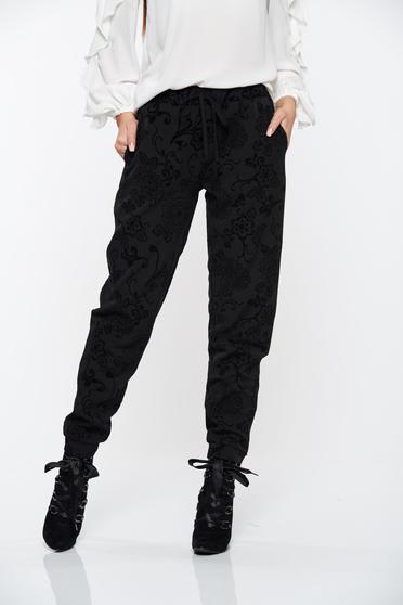 poze cu Pantaloni PrettyGirl negri conici cu elastic in talie cu buzunare