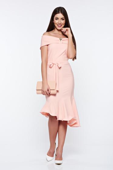 Rochie Artista piersica eleganta din material elastic asimetrica cu umeri goi