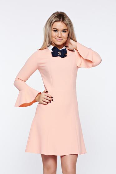 Rochie PrettyGirl piersica eleganta din stofa usor elastica captusita pe interior
