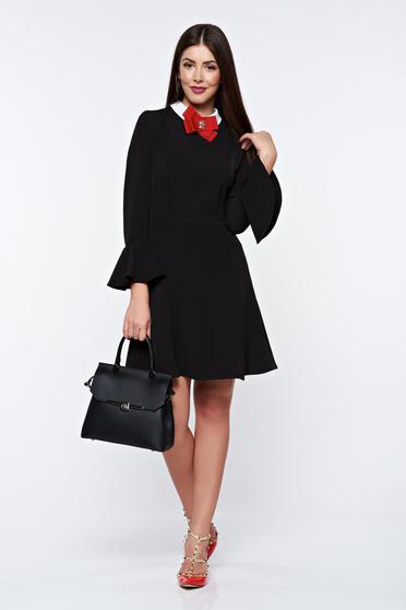 poze cu Rochie PrettyGirl neagra eleganta din stofa usor elastica captusita pe interior