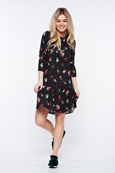 poze cu Rochie Top Secret neagra de zi cu croi larg din material vaporos neelastic cu volanase la baza rochiei