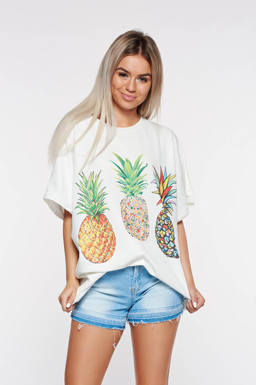 Tricou alb casual cu croi larg cu print