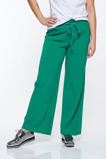 Pantaloni verzi plisati cu talie inalta din material vaporos cu elastic in talie
