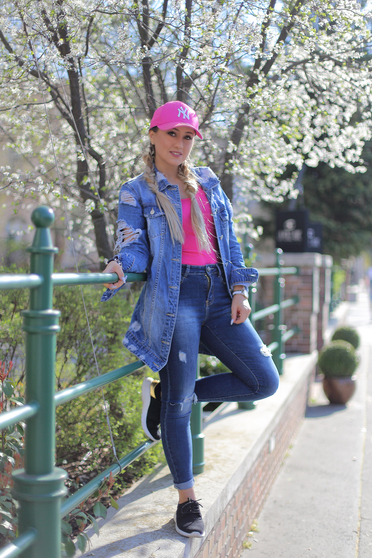Blugi albastri-inchis skinny cu talie medie din bumbac cu rupturi