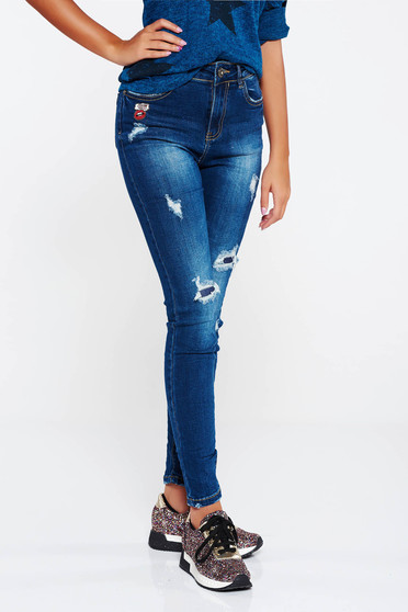 Blugi albastri-inchis skinny cu talie medie din bumbac cu rupturi